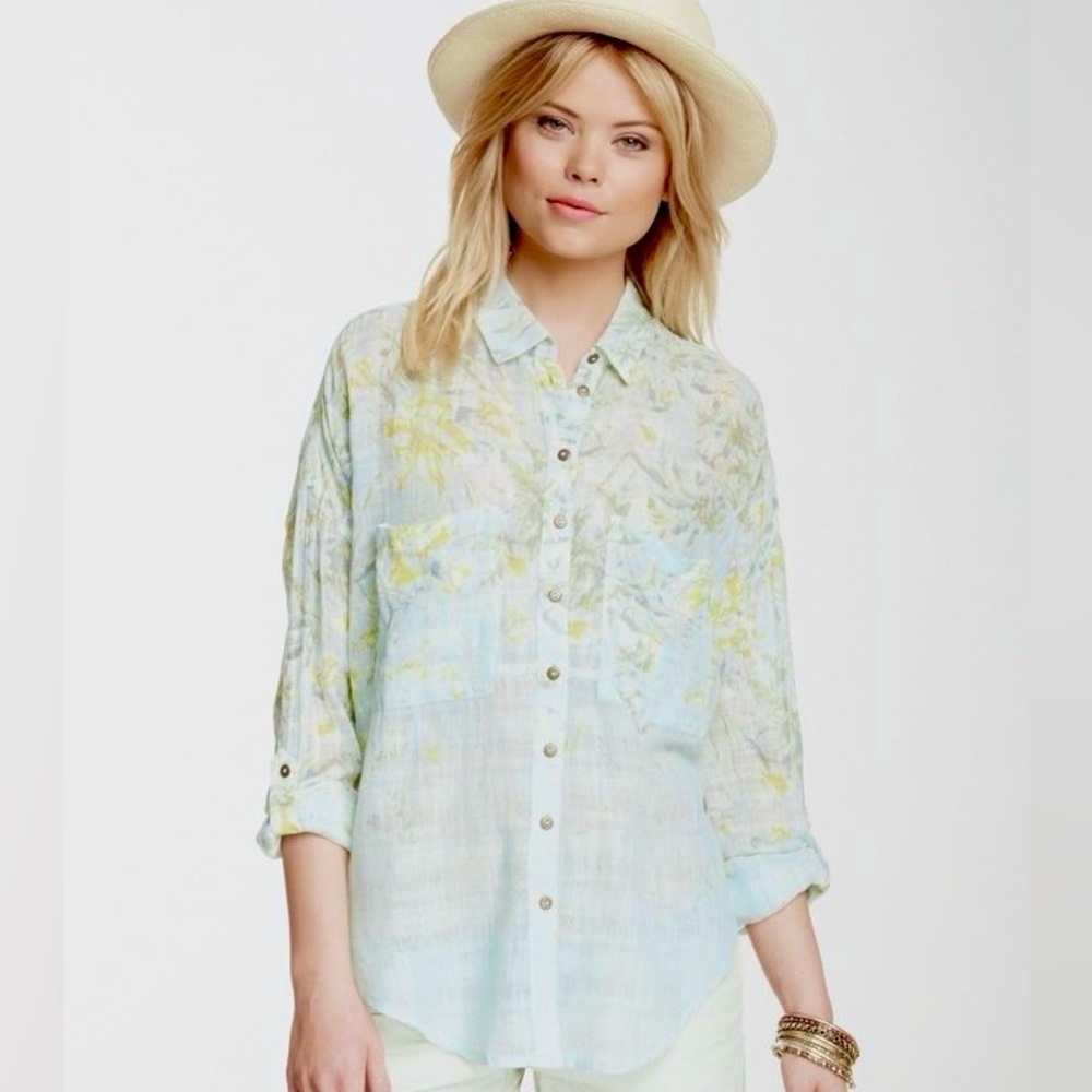 Free People gauze button down shirt split back Green floral women’s size small